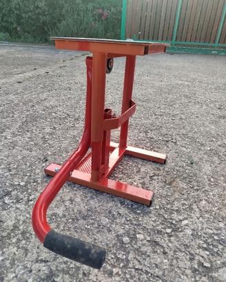 Cavalletto sollevatore per moto