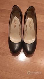 Décolleté in pelle