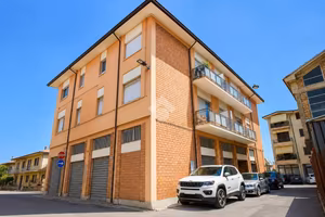 4 LOCALI A MOSCIANO SANT'ANGELO