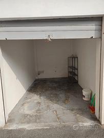 Box/garage/magazzino via Francesco baracca Torino