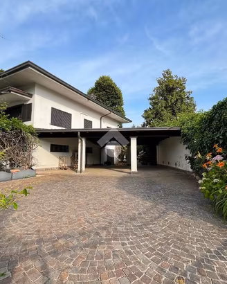 VILLA SINGOLA A CAMPARADA