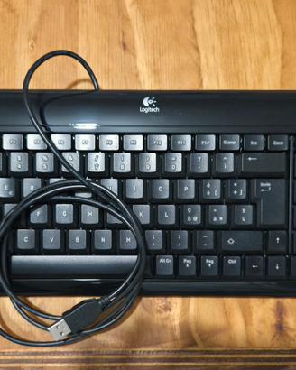 Tastiera Logitech, italiano PARI AL NUOVO!