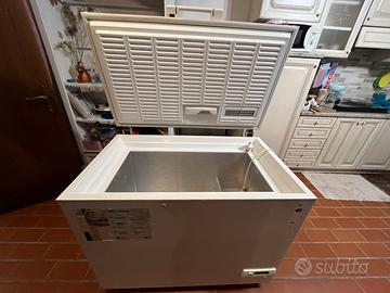 Congelatore a pozzetto 180 litri