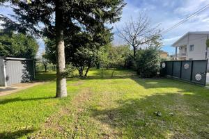 Terreno di 665 m² a Villa Cortese