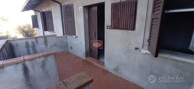 Casa indipendente di 203 m² con 4 locali e box aut