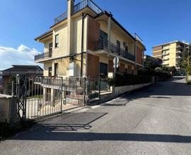 APPARTAMENTO DI 125mq. CON GIARDINO ESCLUSIVO