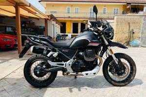 Moto Guzzi V85 TT Nero Etna