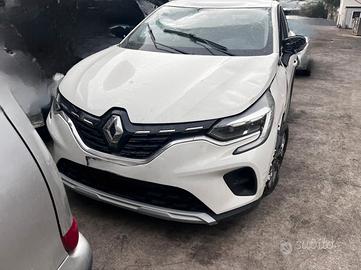 RENAULT CAPTUR VAN - RICAMBI USATI
