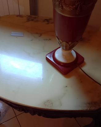 Tavolo in legno con marmo da salotto