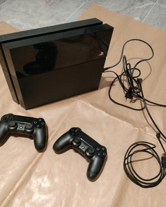 PS4 con 2 joystick e giochi