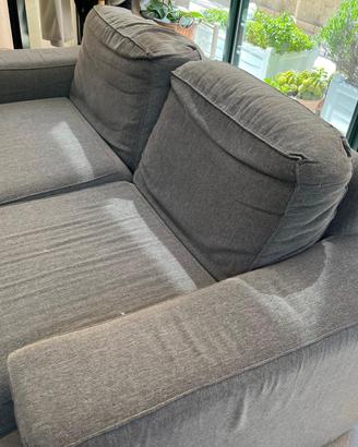 Divano sfoderabile colore grigio