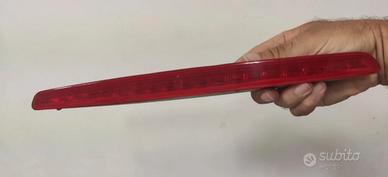 Mercedes slk r 171   3 (terza) luce stop 