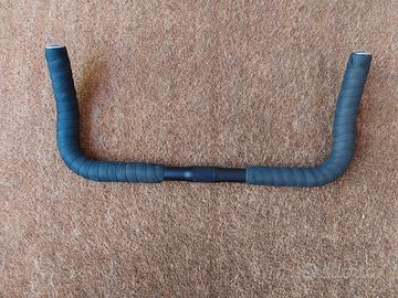 MANUBRIO BULL HORN con NASTRO e TAPPI nuovo