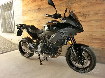 BMW F900XR Triple Black come nuova