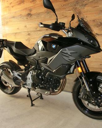 BMW F900XR Triple Black come nuova