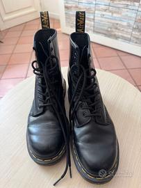 Dr. Martens 1460 Smooth Nere – Anfibi 8 Occhielli