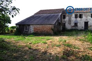 RUSTICO DA RISTRUTTURARE