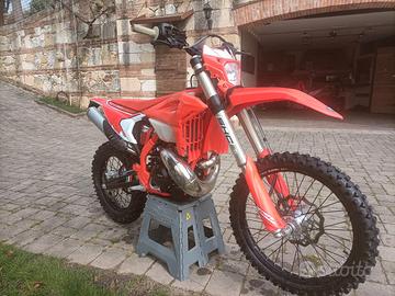 Beta 300 xpro 37 ore.