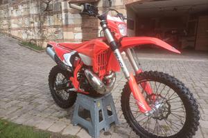 Beta 300 xpro 37 ore.