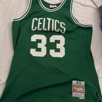 Canotta Mitchell& dedicata a Larry Bird