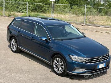 VOLKSWAGEN Passat Variant 2.0 TDI SCR 200 CV DSG