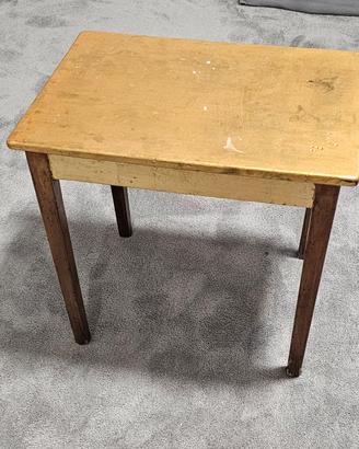 piccolo tavolino d'epoca in legno alto 45 cm
