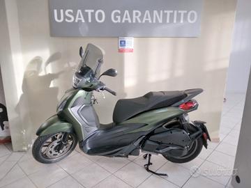 Piaggio Beverly 300 S, verde jungle, 2023, 5585km.