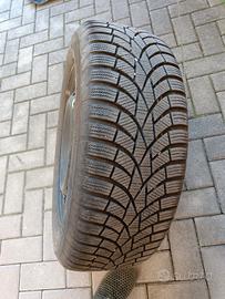 4 pneumatici invernali 215 60 R16 99H con cerchi