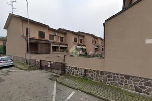 VILLA A SCHIERA A ZIBIDO SAN GIACOMO