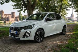 Peugeot 208 - APERTI AD AGOSTO