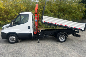 Iveco daily con gru e ribaltabile 25.250 euro