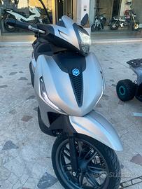 Scooter Beverly 300 s anno 2024