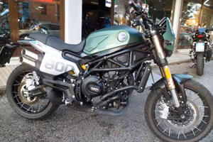 Benelli Leoncino 800 TRAIL