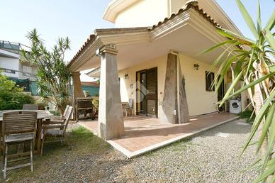 VILLA A SCHIERA D'ANGOLO A CAGLIARI