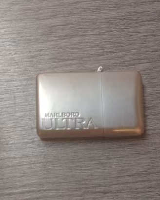 Marlboro Ultra Accendino da collezione argentato