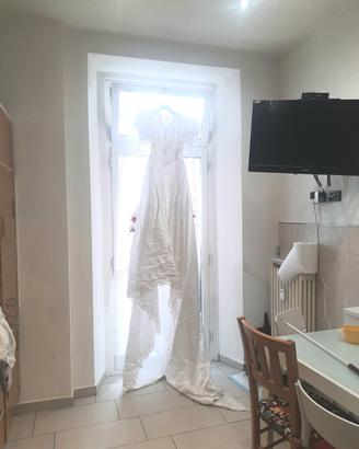 ABITO DA SPOSA  PREZZO TRATTABILE NON ESITATE 