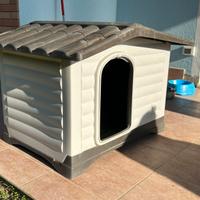 Cuccia esterna per cane di media/grande taglia