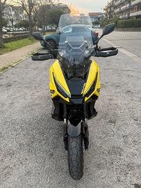 X adv 750 2025