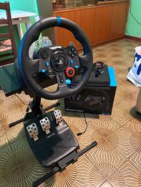 Play station 4 pro e simulatore di guida g29