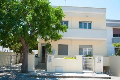 Appartamento a Torre San Giovanni, vicino al mare