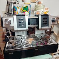 Macchina  da caffè a capsule professionale 