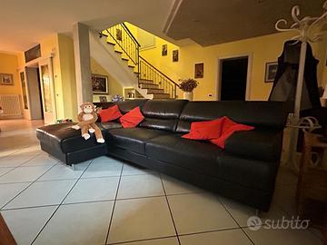 Divano angolare in pelle