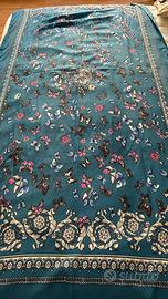 Sciarpa blu con tema farfalle