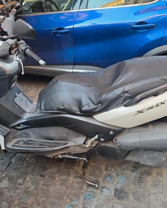 yamaha x-max 250
