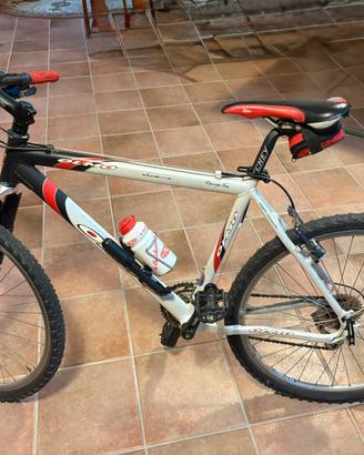 Bicicletta mountain bike professionale OLMO