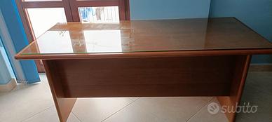 SCRIVANIA CON VETRO SOPRA