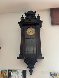 Orologio a pendolo antico