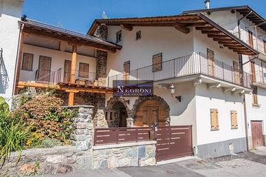 Appartamento di 319 m² con più di 5 locali a Gromo