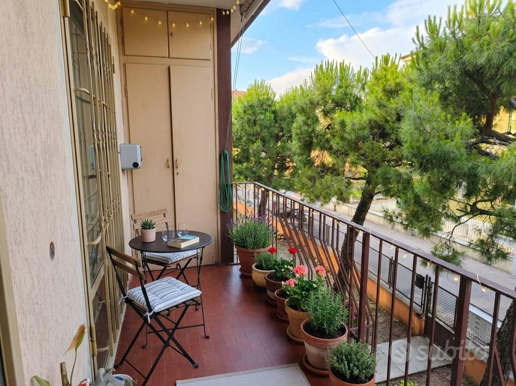 Appartamento di 114 m² con 4 locali e box auto a V - Altro