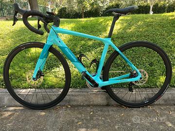 Bianchi Infinito 2022 – SRAM Rival elettronico 12v